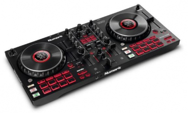 Numark Mixtrack Platinum FX